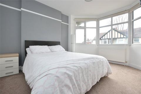 4 Buckingham Avenue, Headingley, Leeds, LS6 1DJ