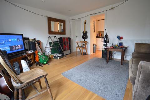 32a Kings Road, Haslemere, GU27 2QG