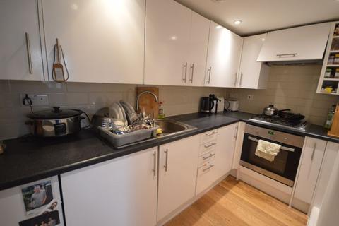 32a Kings Road, Haslemere, GU27 2QG