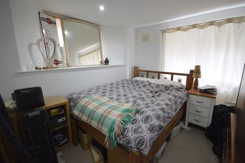 32a Kings Road, Haslemere, GU27 2QG