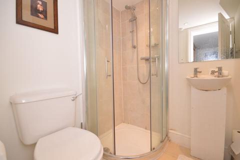 32a Kings Road, Haslemere, GU27 2QG