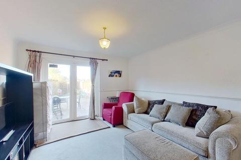 3 Battle Close, London, SW19 1AL