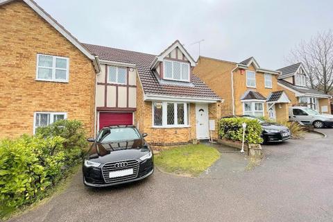 3 bedroom semi-detached house to rent, Lambourn Drive, Bushmead, Luton, LU2 7GQ