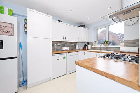 4 Blakeney Drive, Luton, LU2 7AL