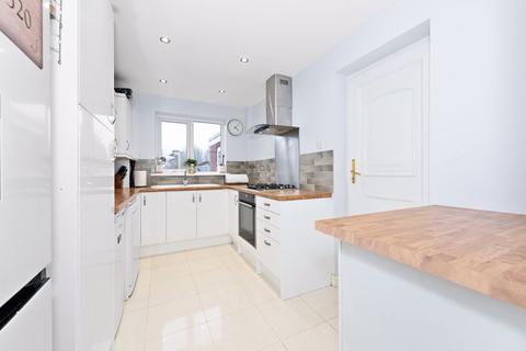 4 Blakeney Drive, Luton, LU2 7AL