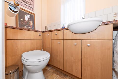 4 Blakeney Drive, Luton, LU2 7AL