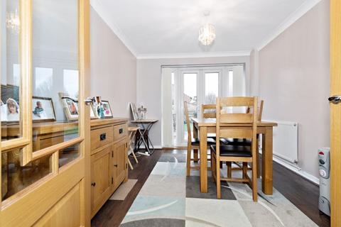 4 Blakeney Drive, Luton, LU2 7AL