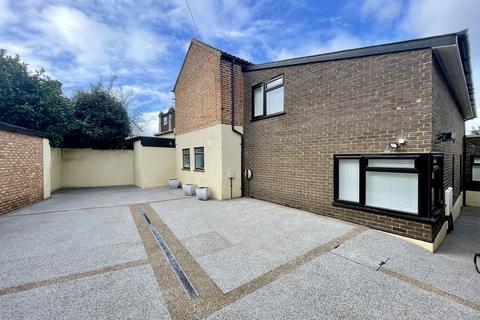 3 bedroom semi-detached house for sale, The Green Claygate