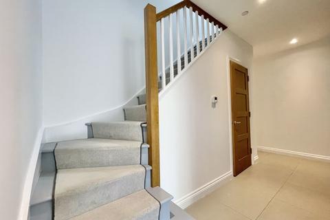 3 bedroom semi-detached house for sale, The Green Claygate