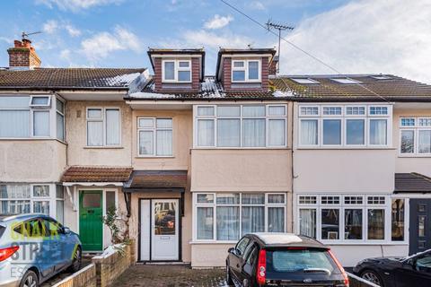 32 Macdonald Avenue, Hornchurch, RM11 2NE