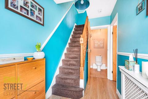 32 Macdonald Avenue, Hornchurch, RM11 2NE