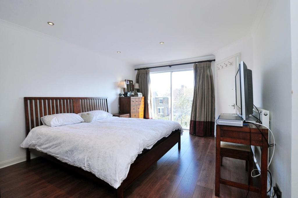 21'7 Master Bedroom Suite