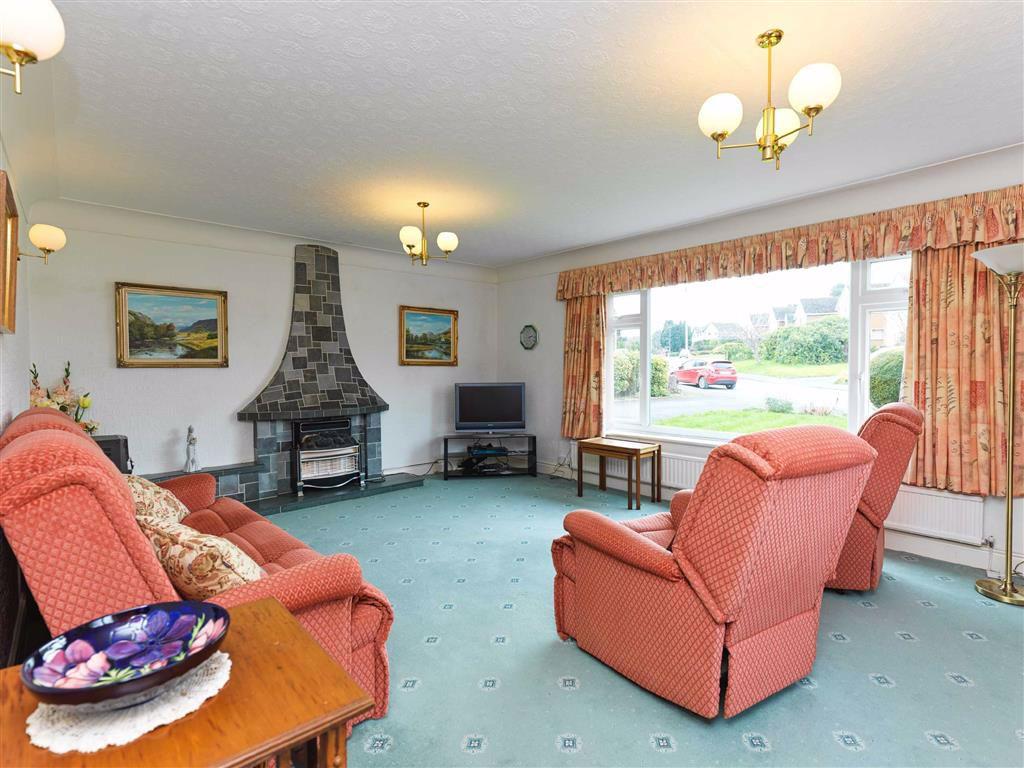 Croeswylan Lane, Oswestry, SY10 4 bed detached house £385,000