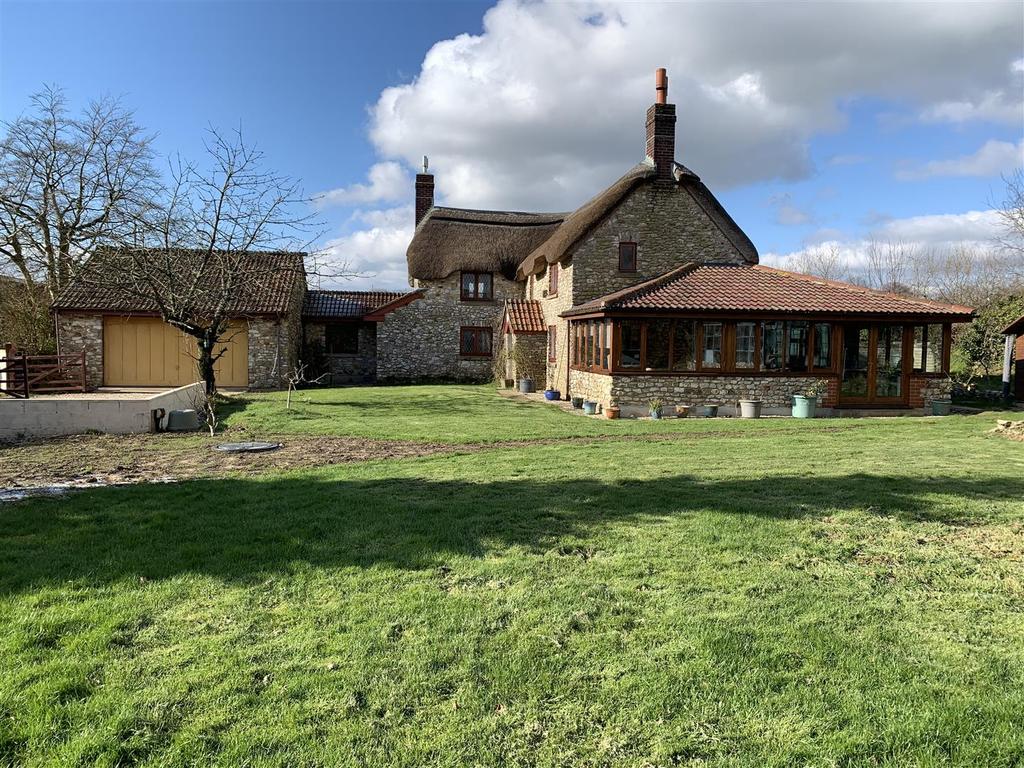 Upottery 3 bed detached house £470,000